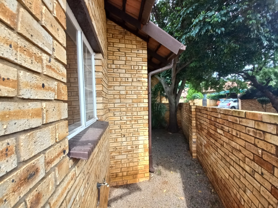2 Bedroom Property for Sale in Safari Gardens North West